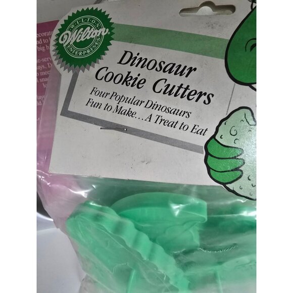 Wilton Dinosaur Cookie Cutters Set Of 4 Green Plastic 1987 Kids Baking Fun - Picture 2 of 5